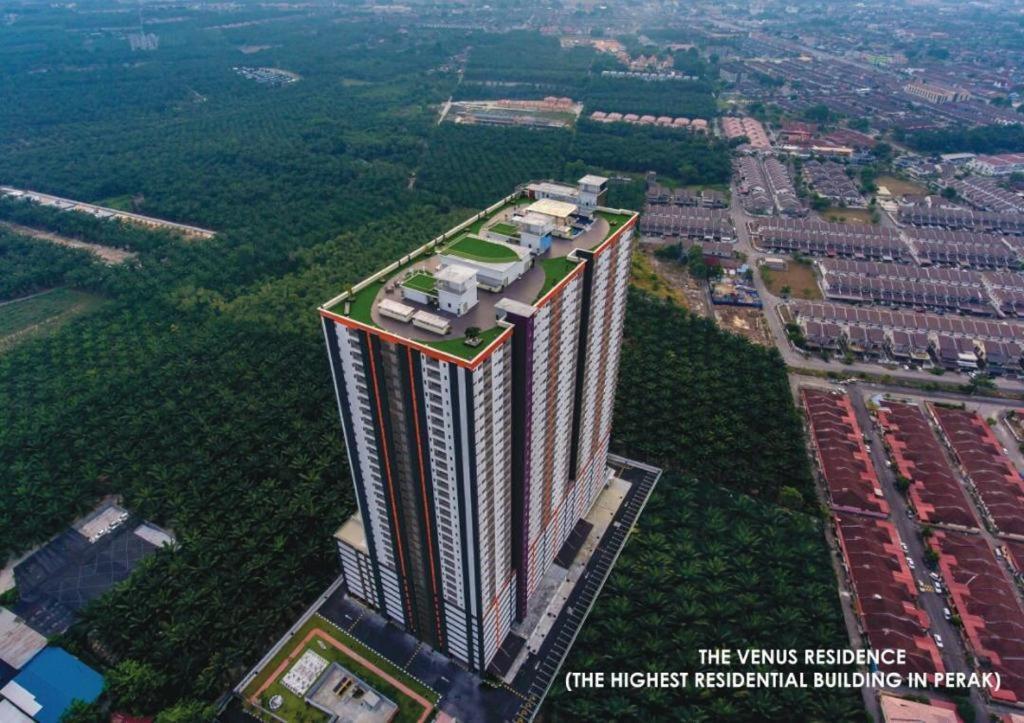 Venus Hollywood Homestay Sitiawan เซอรีมันจุง ภายนอก รูปภาพ
