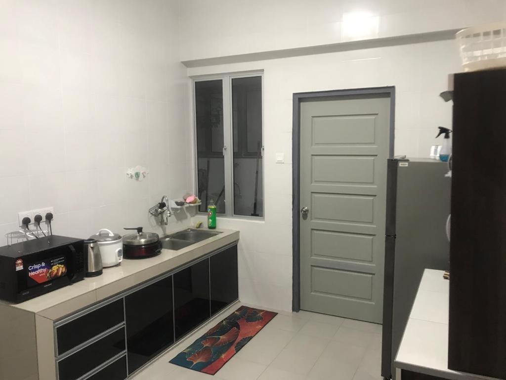 Venus Hollywood Homestay Sitiawan เซอรีมันจุง ภายนอก รูปภาพ